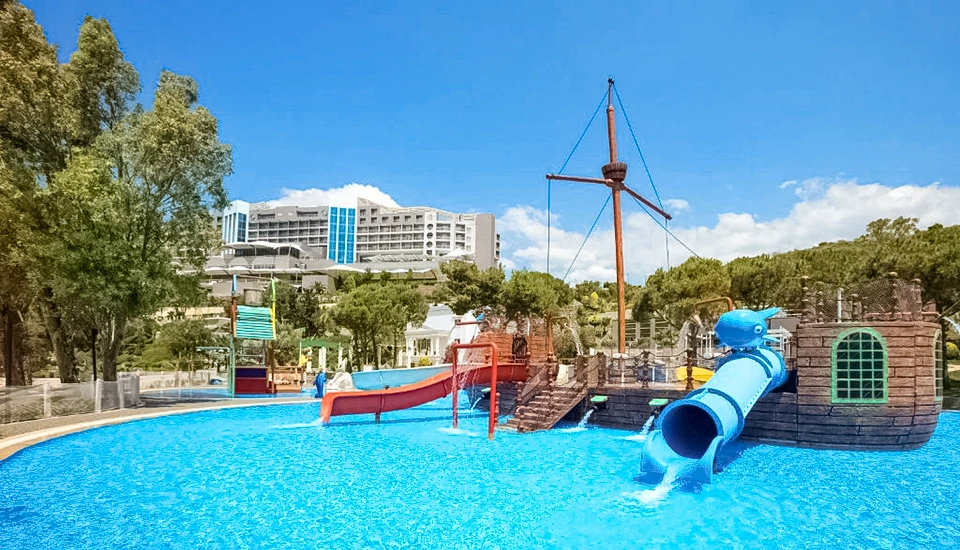 هتل آریا کلاروس کوش آداسی